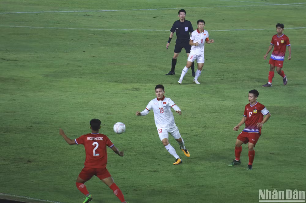 Đội tuyển Việt Nam thắng dễ dàng trước Lào để đứng đầu bảng B tại AFF Cup 2022. (Ảnh: TRỊNH DŨNG) Đội tuyển Việt Nam thắng dễ dàng trước Lào để đứng đầu bảng B tại AFF Cup 2022. (Ảnh: TRỊNH DŨNG)