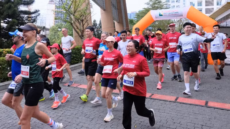 Các vận động viên tham gia giải chạy #Run4Wildlife 2024 để góp phần lan tỏa thông điệp về các nỗ lực cứu hộ động vật hoang dã tại Việt Nam.