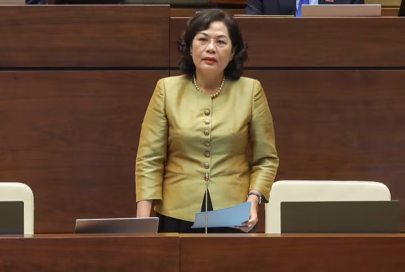 Thống đốc Ngân hàng Nhà nước Nguyễn Thị Hồng phát biểu tiếp thu, giải trình, làm rõ một số vấn đề đại biểu Quốc hội nêu. (Ảnh: DUY LINH) Thống đốc Ngân hàng Nhà nước Nguyễn Thị Hồng phát biểu tiếp thu, giải trình, làm rõ một số vấn đề đại biểu Quốc hội nêu. (Ảnh: DUY LINH)