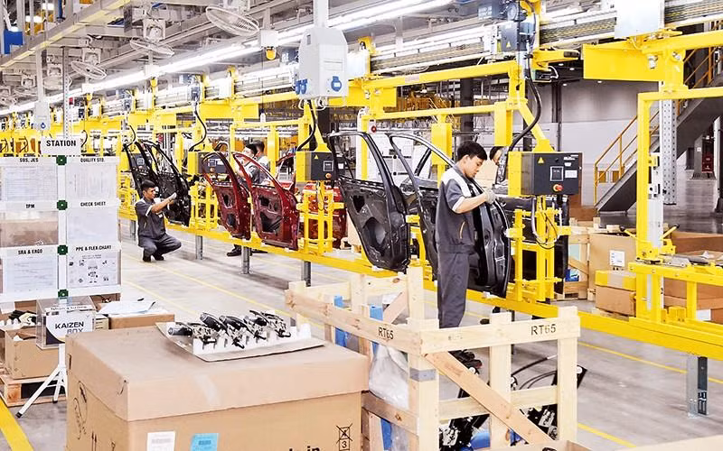 Sản xuất ô-tô tại nhà máy Công ty TNHH Sản xuất và Kinh doanh VinFast, Khu công nghiệp Ðình Vũ (Hải Phòng). (Ảnh: TRẦN HẢI)