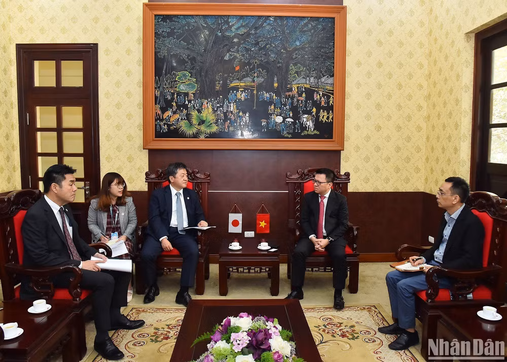 Quang cảnh buổi làm việc. (Ảnh: THỦY NGUYÊN)