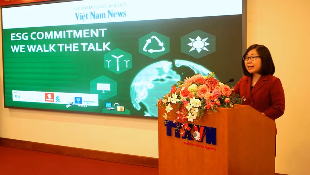 Phó Tổng Giám đốc Thông tấn xã Việt Nam Đoàn Thị Tuyết Nhung phát biểu khai mạc tọa đàm. (Ảnh: TRUNG HƯNG) Phó Tổng Giám đốc Thông tấn xã Việt Nam Đoàn Thị Tuyết Nhung phát biểu khai mạc tọa đàm. (Ảnh: TRUNG HƯNG)