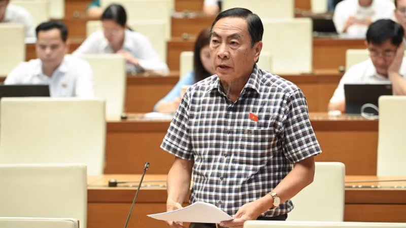 Đại biểu Phạm Văn Hòa (Đồng Tháp) phát biểu. (Ảnh: BÙI GIANG)