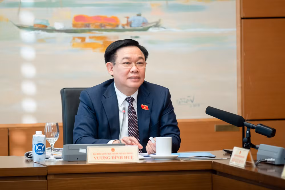 Chủ tịch Quốc hội Vương Đình Huệ phát biểu tại thảo luận Tổ 4. (Ảnh: DUY LINH) Chủ tịch Quốc hội Vương Đình Huệ phát biểu tại thảo luận Tổ 4. (Ảnh: DUY LINH)