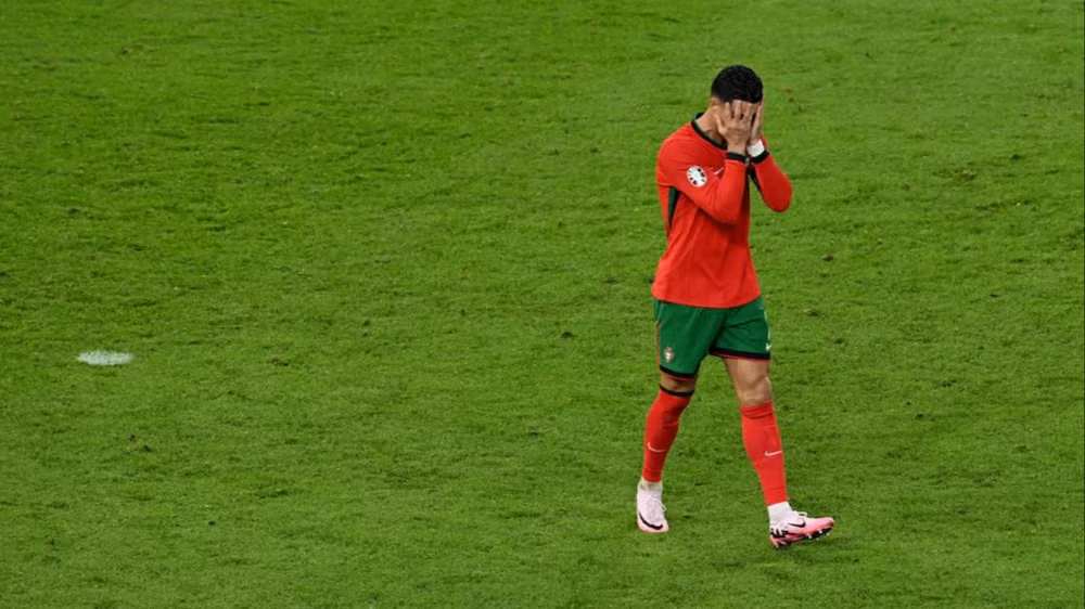 Ronaldo có một kỳ EURO thực sự đáng quên. (Ảnh: Reuters) 