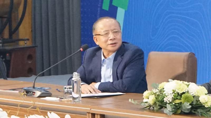Đại biểu Quốc hội, TS Nguyễn Văn Thân, Ủy viên Ủy ban Kinh tế của Quốc hội phát biểu. (Ảnh: TRUNG HƯNG)