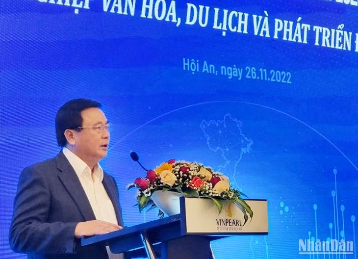 Đồng chí Nguyễn Xuân Thắng phát biểu tại hội nghị.
