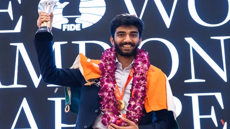 Ở tuổi 18, Gukesh Dommaraju đã trở thành nhà vô địch cờ vua trẻ nhất lịch sử. (Ảnh: FIDE) 