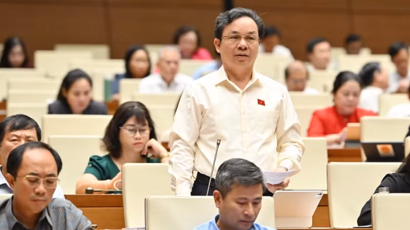 Đại biểu Hoàng Văn Cường (Hà Nội) phát biểu. (Ảnh: THỦY NGUYÊN) Đại biểu Hoàng Văn Cường (Hà Nội) phát biểu. (Ảnh: THỦY NGUYÊN)