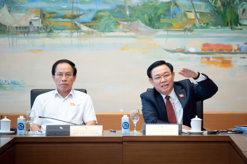 Chủ tịch Quốc hội Vương Đình Huệ phát biểu. (Ảnh: DUY LINH)