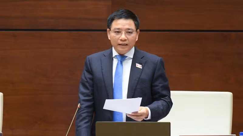 Bộ trưởng Tài chính Nguyễn Văn Thắng phát biểu giải trình, làm rõ ý kiến các đại biểu Quốc hội nêu tại phiên họp. (Ảnh: DUY LINH)