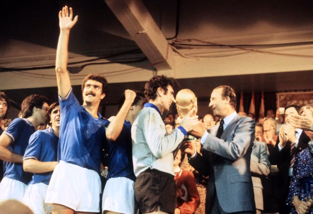 Đội tuyển Italia giành cúp vàng World Cup 1982. (Ảnh: FIFA) Đội tuyển Italia giành cúp vàng World Cup 1982. (Ảnh: FIFA)