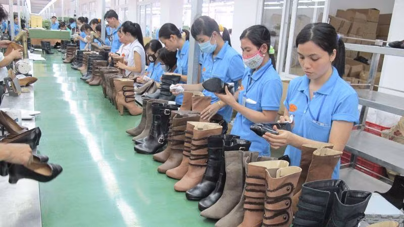 Doanh nghiệp da giày sụt giảm đơn hàng nghiêm trọng.