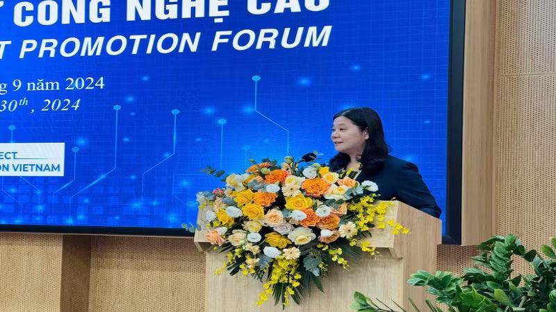 Bà Phan Thị My, Quyền Trưởng Ban Quản lý Khu công nghệ cao Hoà Lạc phát biểu tại sự kiện.