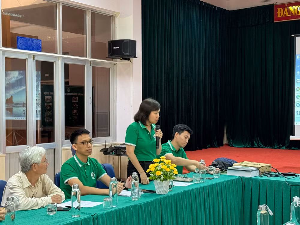 Phó Giáo sư, Tiến sĩ Phạm Thanh Huyền, Giám đốc Trung tâm Tài nguyên dược liệu phát biểu tại buổi làm việc. Phó Giáo sư, Tiến sĩ Phạm Thanh Huyền, Giám đốc Trung tâm Tài nguyên dược liệu phát biểu tại buổi làm việc.