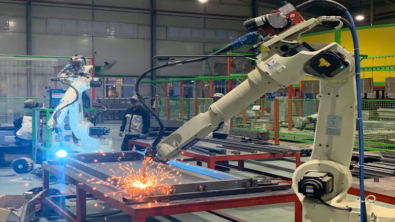 Hoạt động sản xuất tại Khu Công nghệ cao Hòa Lạc.