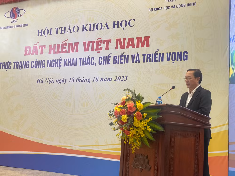 Bộ trưởng Khoa học và Công nghệ Huỳnh Thành Đạt phát biểu tại hội thảo. Bộ trưởng Khoa học và Công nghệ Huỳnh Thành Đạt phát biểu tại hội thảo.