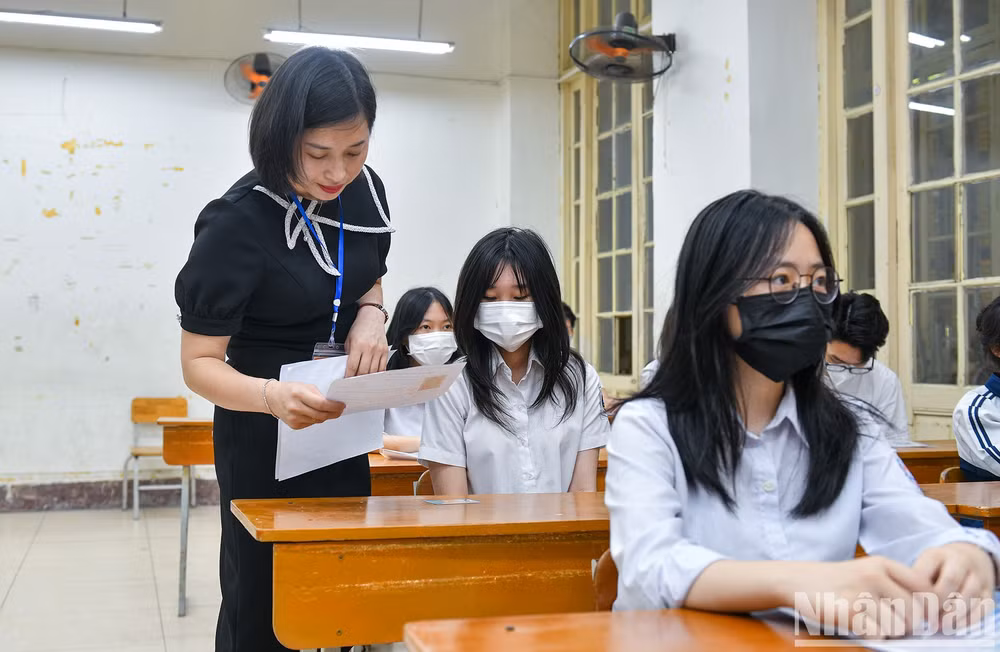 Kỳ thi vào lớp 10 của thành phố Hà Nội năm học 2023-2024 (Ảnh: THÀNH ĐẠT)