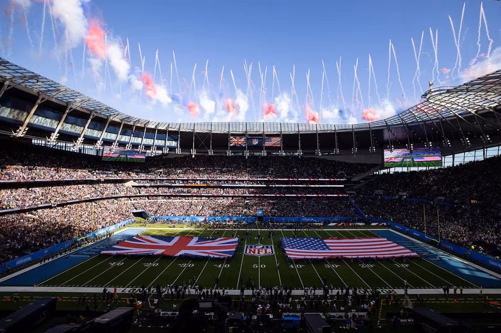 NFL tổ chức tại sân Tottenham Hotspur mang đến nguồn doanh thu ấn tượng cho Spurs. (Ảnh: NFL)