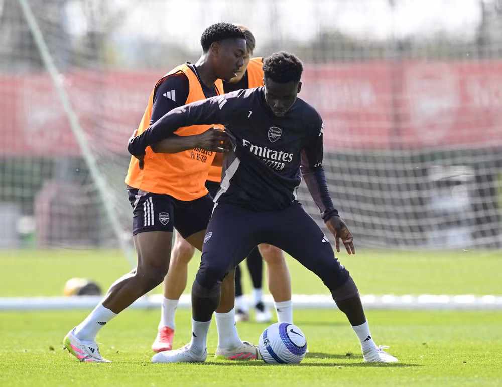 Saka tích cực tập luyện trước thềm "đại chiến". (Ảnh: ArsenalFC) Saka tích cực tập luyện trước thềm "đại chiến". (Ảnh: ArsenalFC)