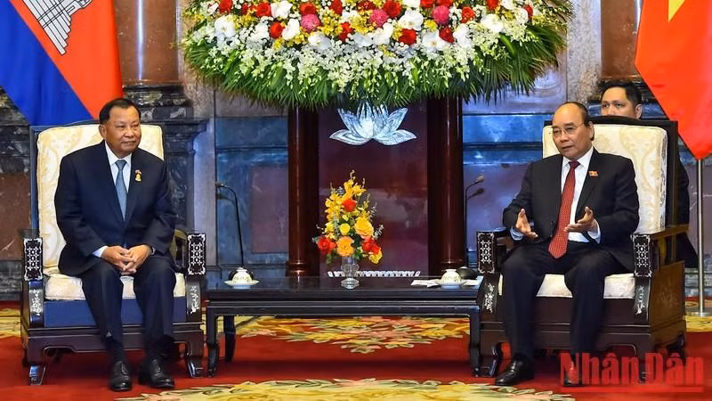 Chủ tịch nước Nguyễn Xuân Phúc tiếp Chủ tịch Thượng viện Campuchia Samdech Say Chhum. (Ảnh: TRẦN HẢI)