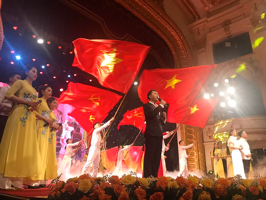 Biểu diễn nghệ thuật trại lễ trao giải báo chí toàn quốc Vì sự nghiệp phát triển văn hóa, thể thao và du lịch lần thứ hai.