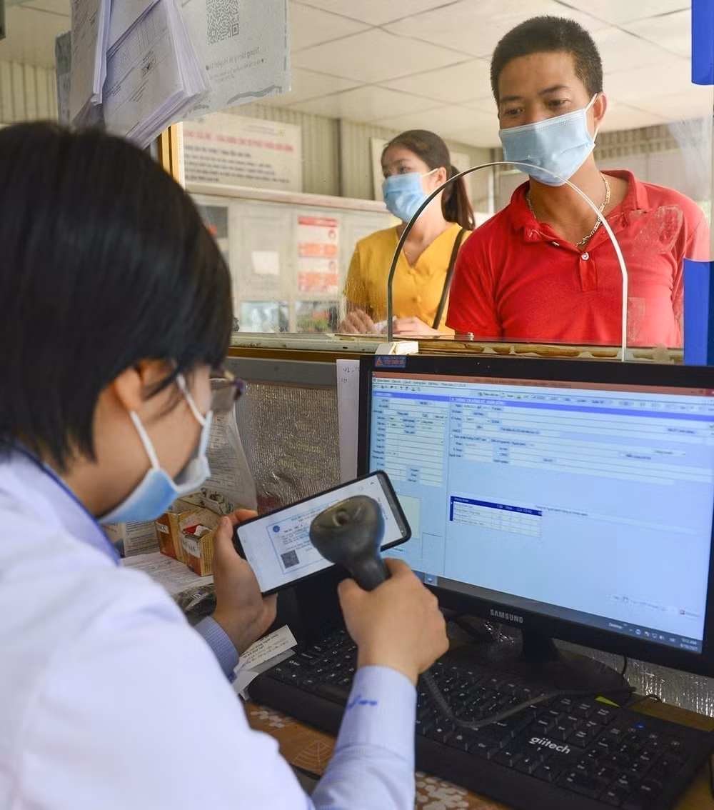 Cải thiện quyền lợi người tham gia BHYT nhằm thu hút người dân.