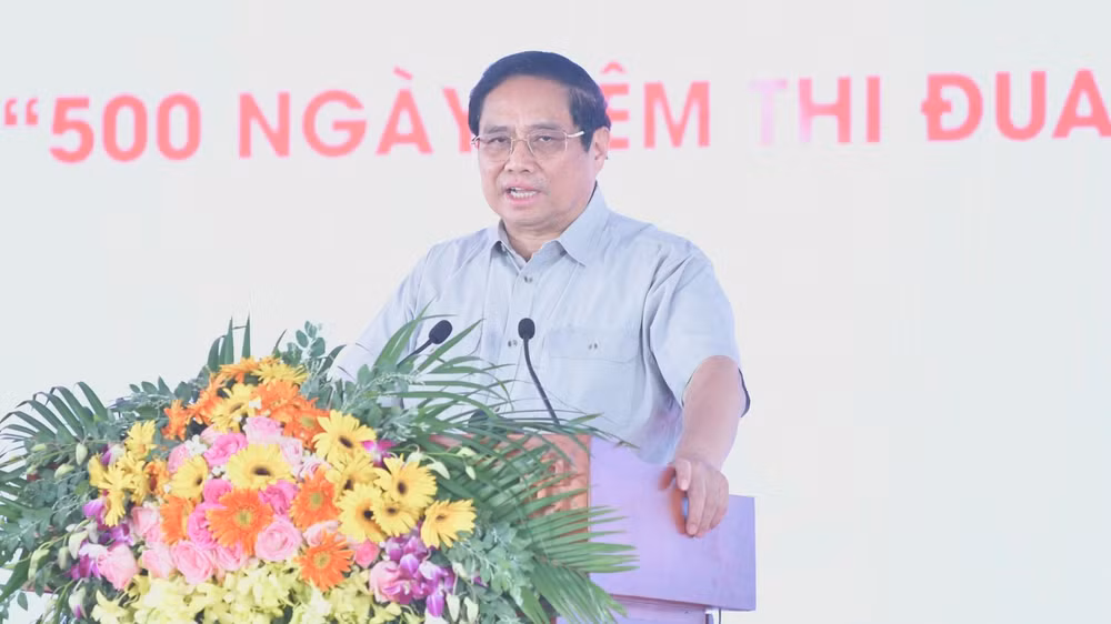 Thủ tướng Phạm Minh Chính phát biểu ý kiến tại Lễ phát động Đợt thi đua cao điểm. (Ảnh: THANH GIANG)