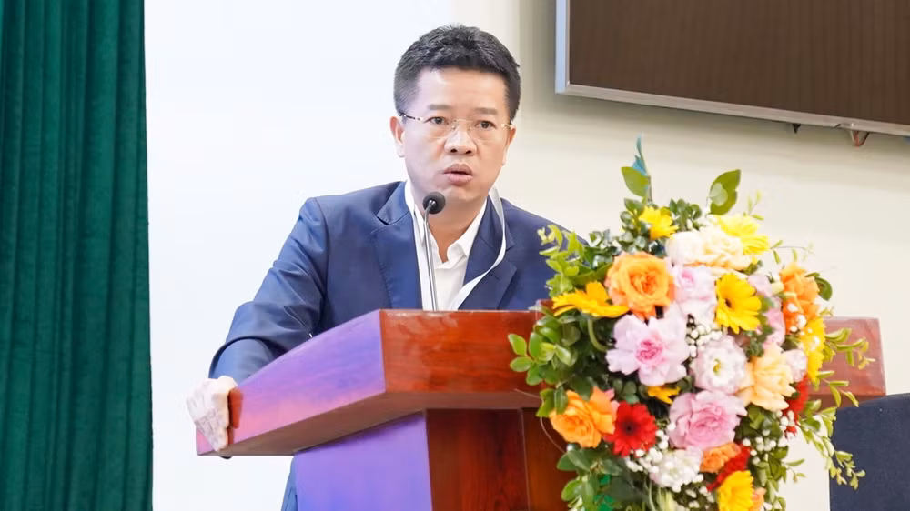 PGS, TS Phạm Duy Hiền, Phó Giám đốc Bệnh viện Nhi Trung ương chia sẻ tại hội nghị.