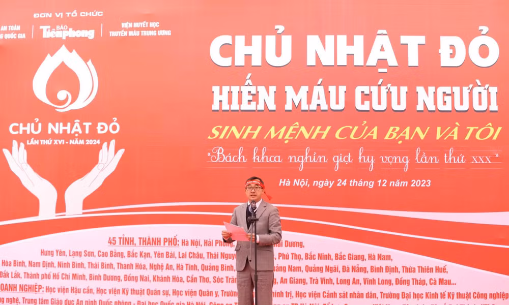 GS, TS Trần Văn Thuấn, Thứ trưởng Y tế kêu gọi những người khỏe mạnh tham gia hiến máu cứu người.