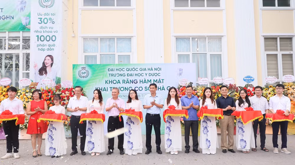 Phòng khám Răng hàm mặt của Trường đại học Y dược chính thức được khai trương.