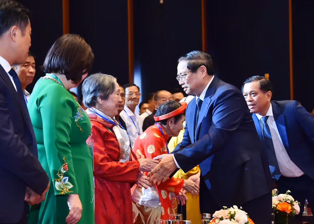 Thủ tướng Phạm Minh Chính đến dự Hội nghị tri ân người có công với cách mạng tiêu biểu toàn quốc năm 2024. Thủ tướng Phạm Minh Chính đến dự Hội nghị tri ân người có công với cách mạng tiêu biểu toàn quốc năm 2024.