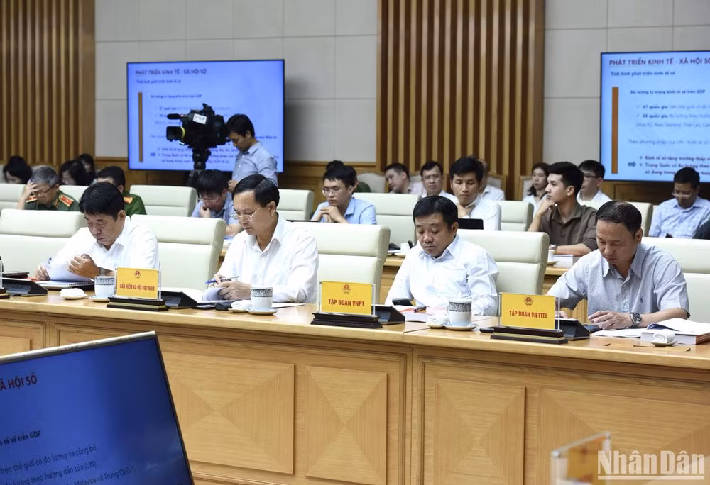 Đại diện lãnh đạo các tập đoàn, tổng công ty tham dự phiên họp.
