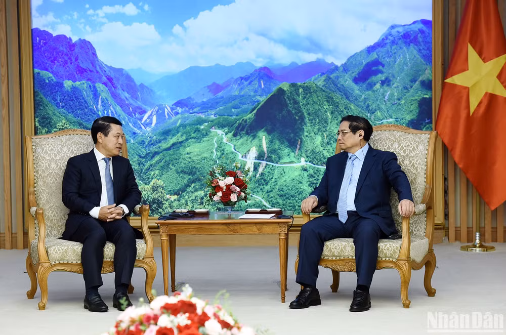 Thủ tướng Phạm Minh Chính tiếp Phó Thủ tướng, Bộ trưởng Ngoại giao Lào Saleumxay Kommasith.
