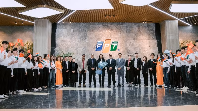 Các đại biểu tại lễ ký kết.