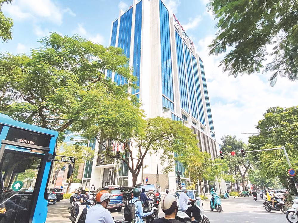 Tòa trụ sở Ngân hàng Techcombank tại Hà Nội đạt chứng nhận LEED Vàng.