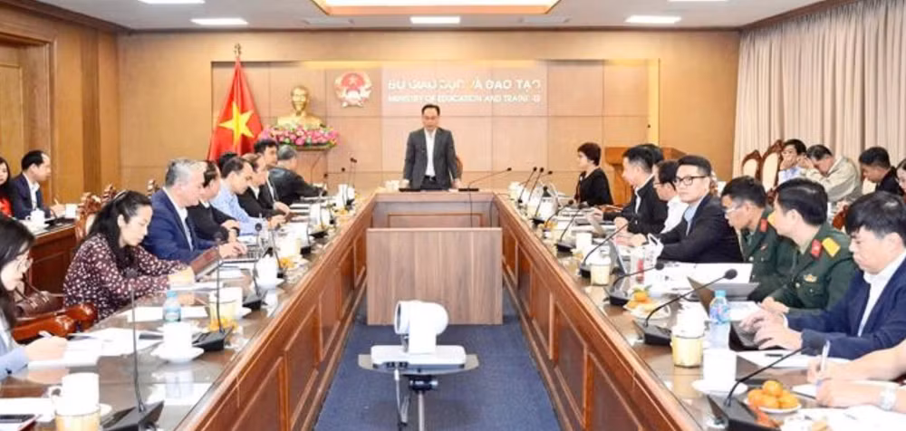 Một buổi tọa đàm lấy ý kiến điều chỉnh sửa đổi Dự thảo quy chế tuyển sinh 2025 tại Bộ Giáo dục và Đào tạo.