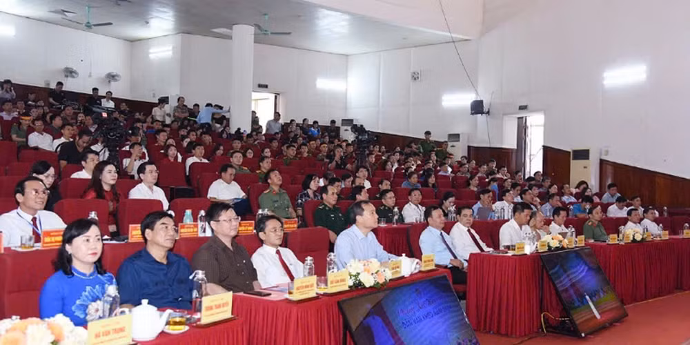 Hội thi "Dân vận khéo" tỉnh Hà Tĩnh năm 2024 thu hút sự tham gia, theo dõi của đông đảo cán bộ, đảng viên và các tầng lớp nhân dân trên địa bàn. Hội thi "Dân vận khéo" tỉnh Hà Tĩnh năm 2024 thu hút sự tham gia, theo dõi của đông đảo cán bộ, đảng viên và các tầng lớp nhân dân trên địa bàn.