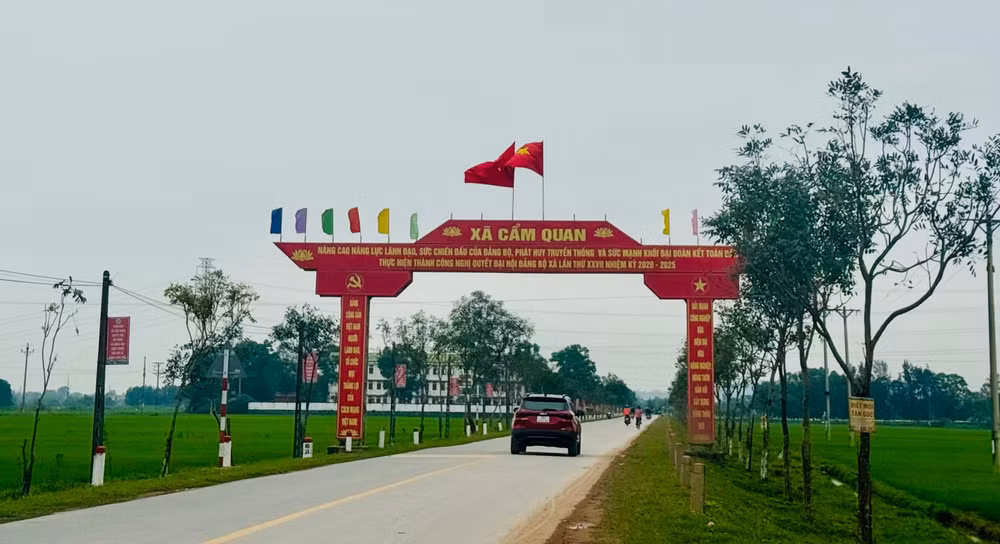 Đường về Cẩm Quan-xã nông thôn mới nâng cao.