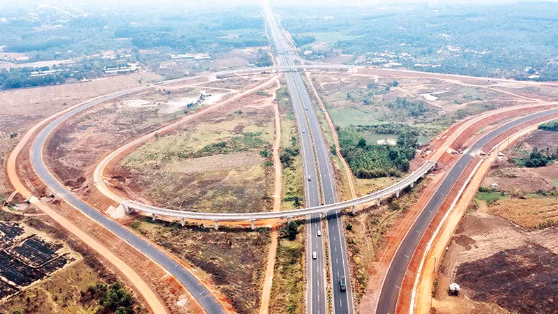Một nút giao trên tuyến đường cao tốc Phan Thiết-Dầu Giây, đoạn qua địa bàn tỉnh Đồng Nai.