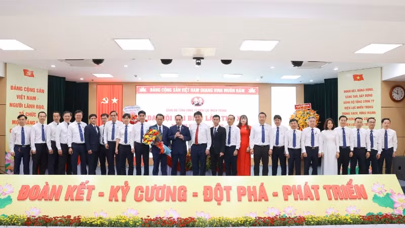 Ban chấp hành Đảng bộ EVNCPC nhiệm kỳ 2025-2030 gồm 24 đồng chí.