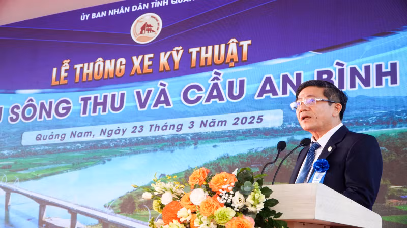 Phó Chủ tịch Ủy ban nhân dân tỉnh Quảng Nam Trần Nam Hưng phát biểu tại lễ thông xe kỹ thuật.