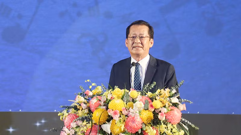 Phó Chủ tịch Ủy ban nhân dân thành phố Hội An Nguyễn Văn Lanh phát biểu tại lễ khai mạc.