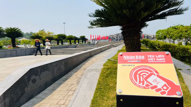 Dự án “Yêu lắm Việt Nam” được Báo Nhân Dân phối hợp các đối tác công nghệ triển khai tại các tỉnh, thành phố trên cả nước, hoạt động thiết thực hướng tới kỷ niệm 50 năm Ngày giải phóng miền nam, thống nhất đất nước (30/4/1975-30/4/2025).