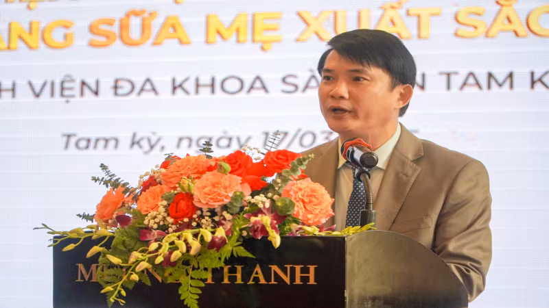 Phó Giám đốc Sở Y tế tỉnh Quảng Nam Huỳnh Văn Mười phát biểu tại buổi lễ. Phó Giám đốc Sở Y tế tỉnh Quảng Nam Huỳnh Văn Mười phát biểu tại buổi lễ.