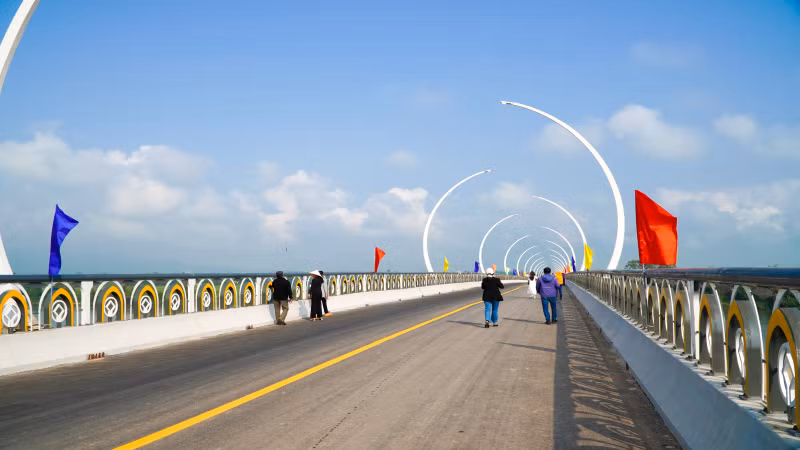 Cầu Sông Thu bắc qua sông Thu Bồn thuộc Dự án đường nối Quốc lộ 14H đến ĐT.609C.