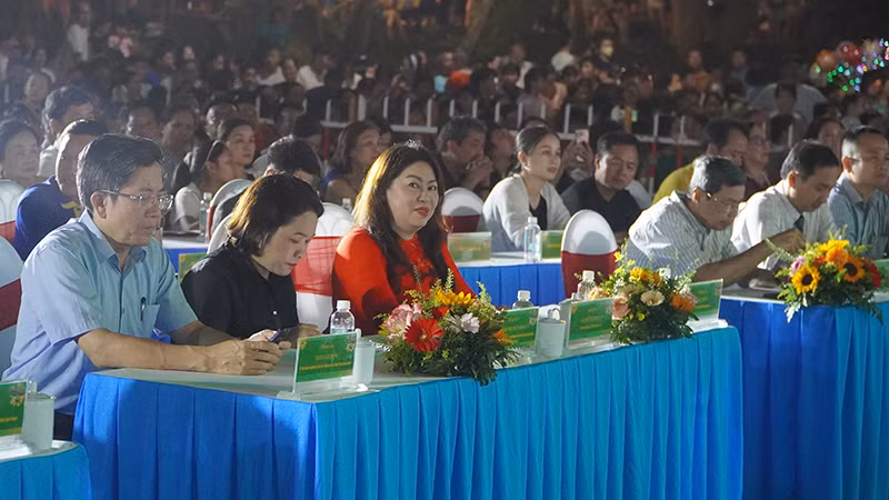 Lãnh đạo tỉnh Quảng Nam tham dự khai mạc Lễ hội “Tam Kỳ - Mùa hoa sưa năm 2025”. Lãnh đạo tỉnh Quảng Nam tham dự khai mạc Lễ hội “Tam Kỳ - Mùa hoa sưa năm 2025”.