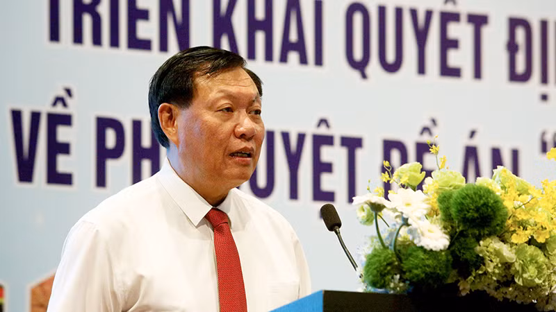 Thứ trưởng Y tế Đỗ Xuân Tuyên phát biểu tại hội nghị. Thứ trưởng Y tế Đỗ Xuân Tuyên phát biểu tại hội nghị.