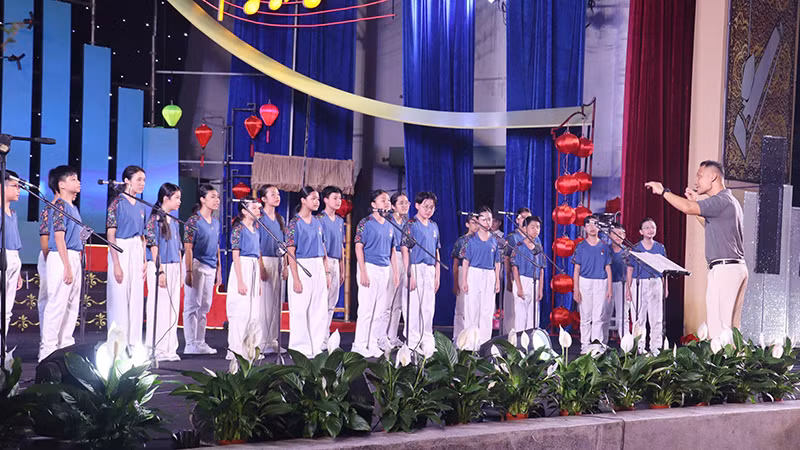 Nhiều tiết mục đặc sắc từ các đoàn hợp xướng tham gia hội thi.