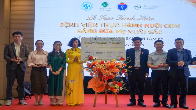 Bệnh viện Đa khoa Sài Gòn Tam Kỳ phát động cam kết triển khai chương trình “Chăm sóc 1.000 ngày vàng đầu đời của trẻ”. Bệnh viện Đa khoa Sài Gòn Tam Kỳ phát động cam kết triển khai chương trình “Chăm sóc 1.000 ngày vàng đầu đời của trẻ”.